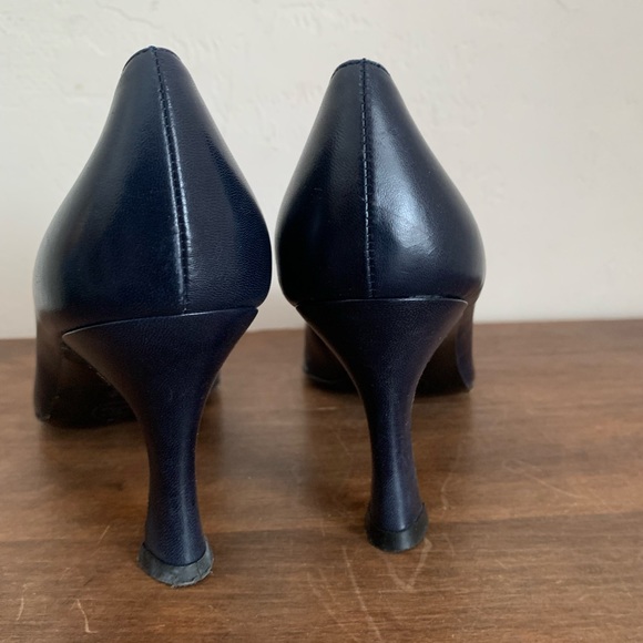 Vintage 90s Chanel Lambskin Leather Cap Toe Pump sz FR38 US 7 - Picture 6 of 9